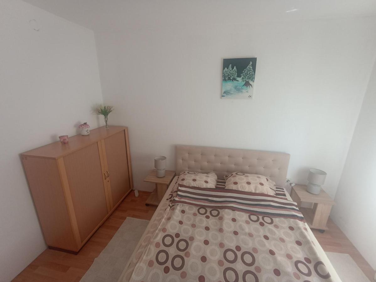 Sleep & Fly - Sarajevo Airport Apartment Ngoại thất bức ảnh