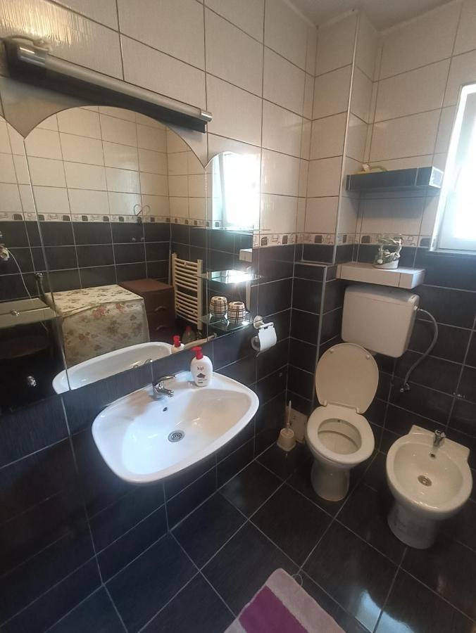 Sleep & Fly - Sarajevo Airport Apartment Ngoại thất bức ảnh
