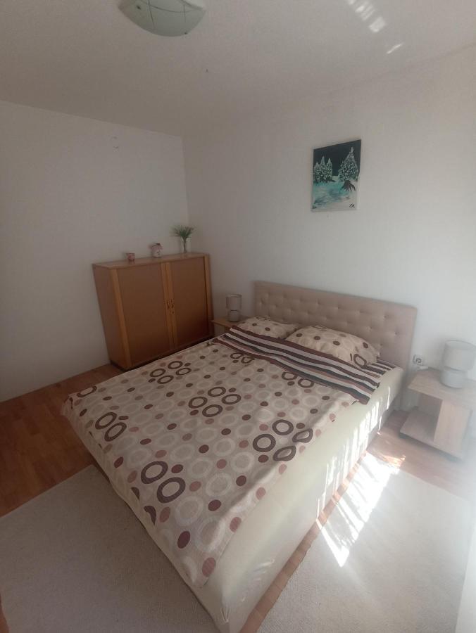 Sleep & Fly - Sarajevo Airport Apartment Ngoại thất bức ảnh