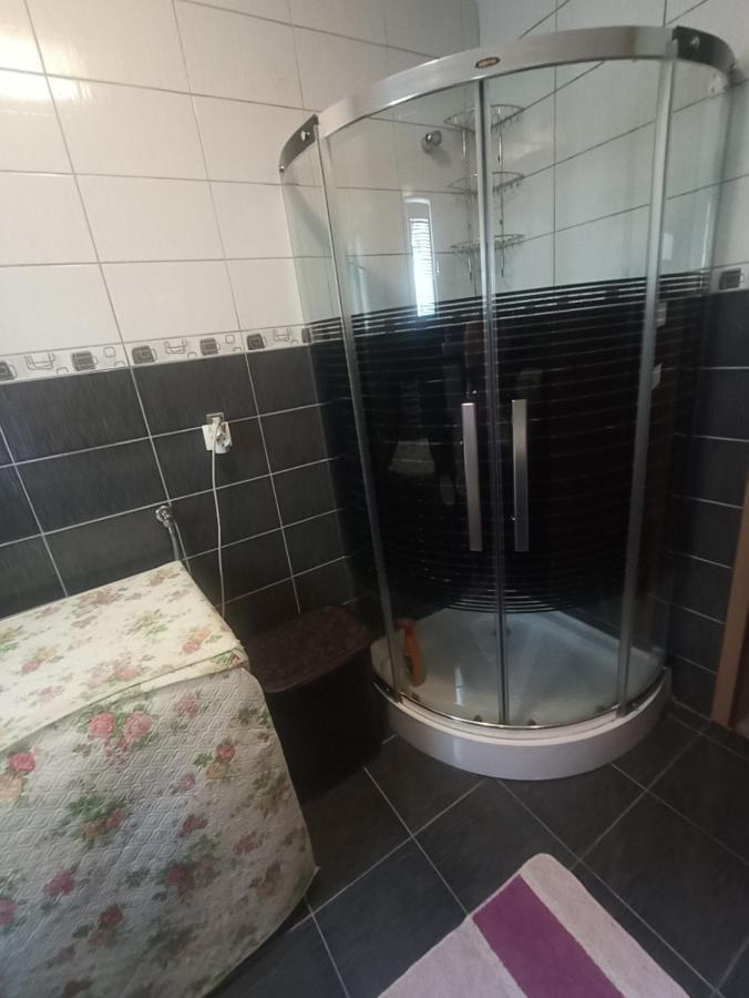 Sleep & Fly - Sarajevo Airport Apartment Ngoại thất bức ảnh