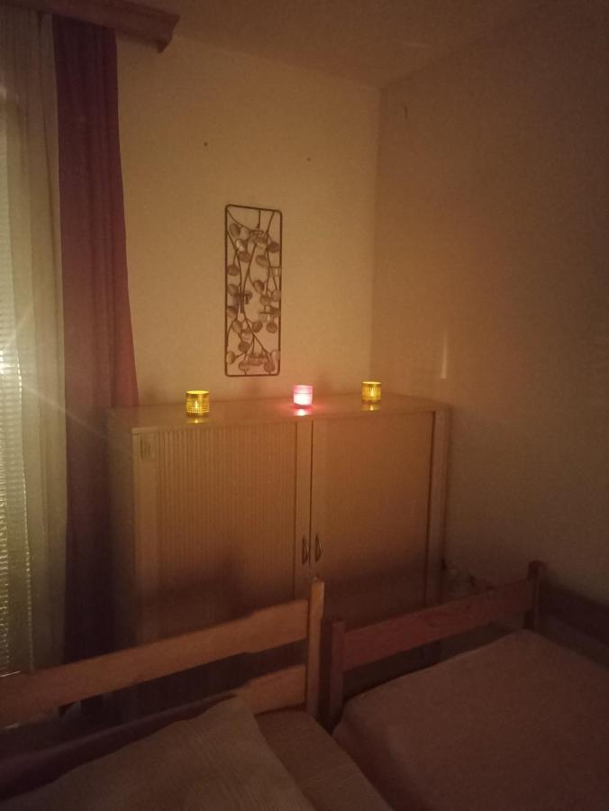 Sleep & Fly - Sarajevo Airport Apartment Ngoại thất bức ảnh