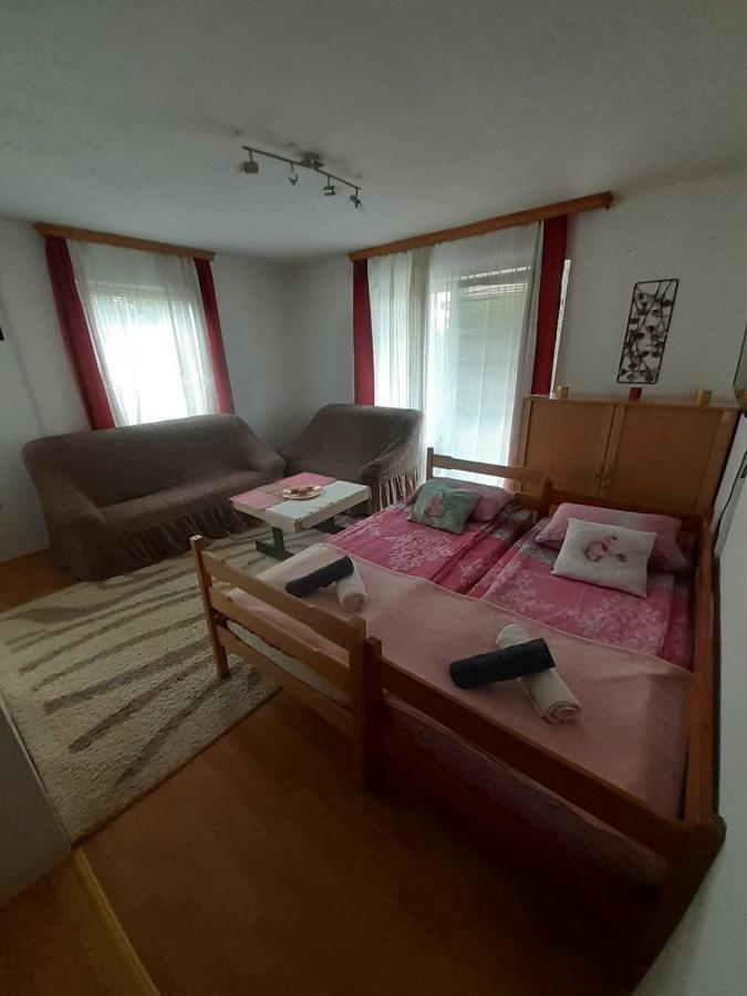 Sleep & Fly - Sarajevo Airport Apartment Ngoại thất bức ảnh