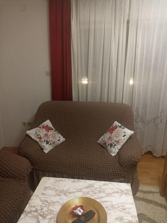 Sleep & Fly - Sarajevo Airport Apartment Ngoại thất bức ảnh